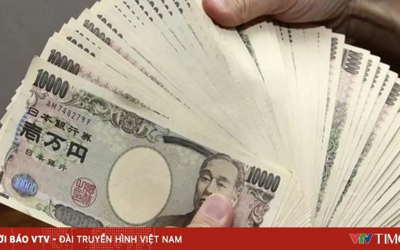 اليابان تلوح بالتدخل في الأسواق بعد تسجيل الين هبوطاً حاداً ومفاجئاً